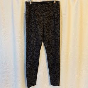 Reese Cheetah Print Ankle Leggings by Liverpool